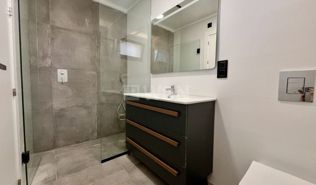 Odsprzedaż - Villa - Los Balcones - Costa Blanca