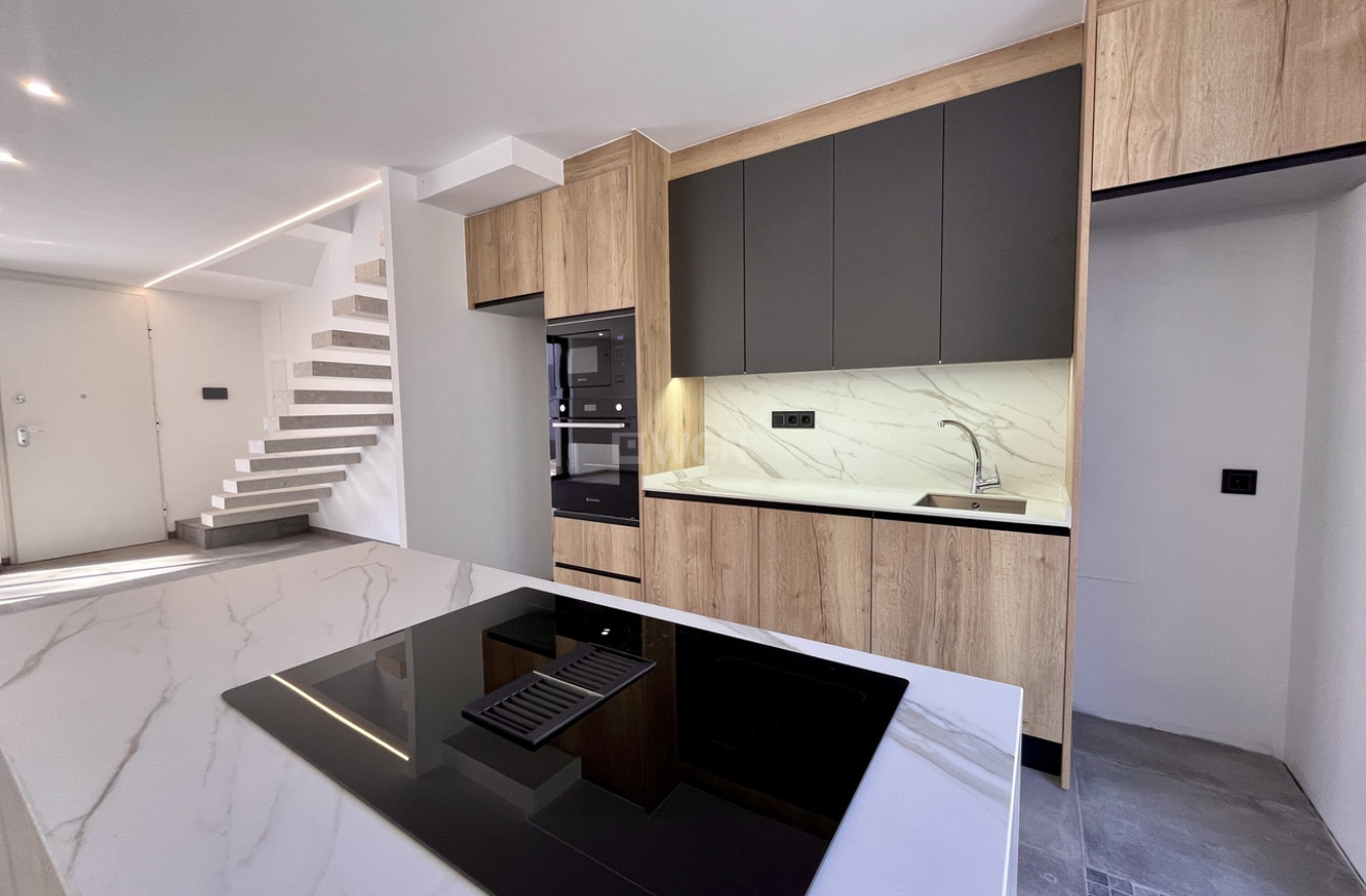 Odsprzedaż - Villa - Los Balcones - Costa Blanca