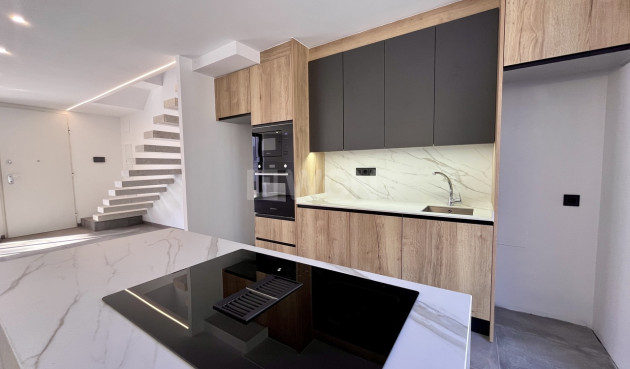 Odsprzedaż - Villa - Los Balcones - Costa Blanca