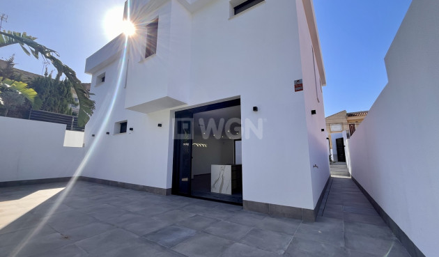 Odsprzedaż - Villa - Los Balcones - Costa Blanca