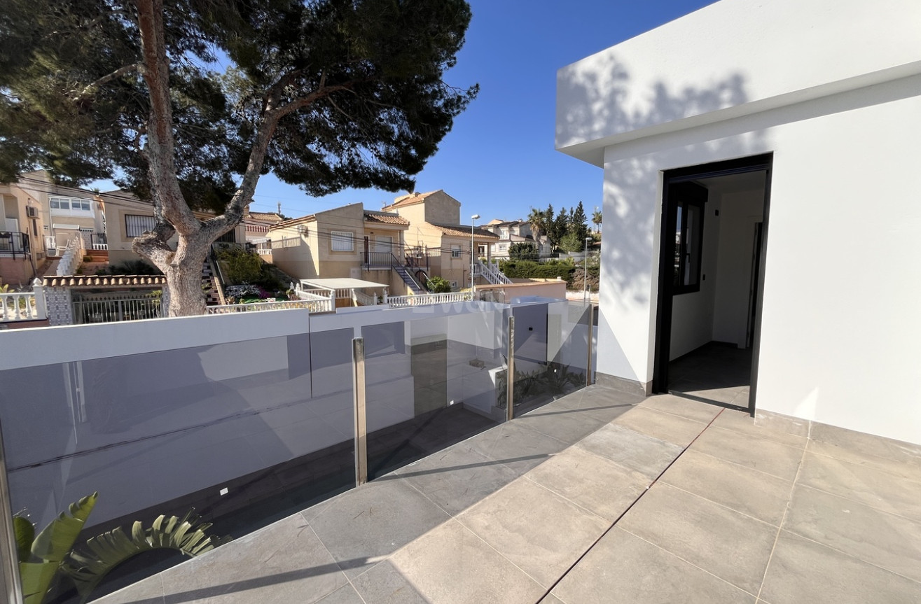 Odsprzedaż - Villa - Los Balcones - Costa Blanca