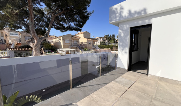 Odsprzedaż - Villa - Los Balcones - Costa Blanca