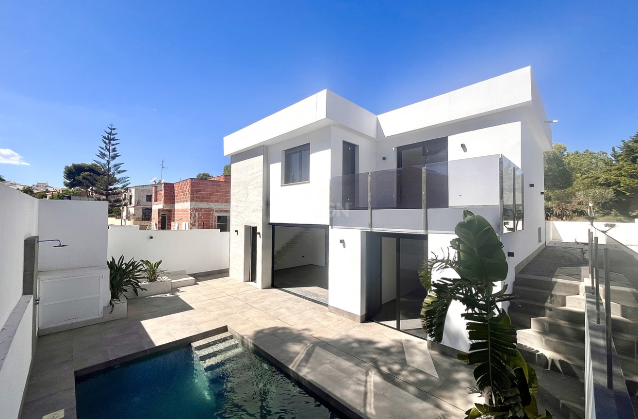 Odsprzedaż - Villa - Los Balcones - Costa Blanca