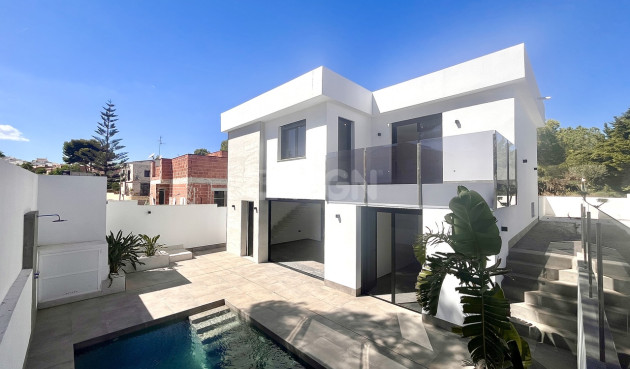 Odsprzedaż - Villa - Los Balcones - Costa Blanca