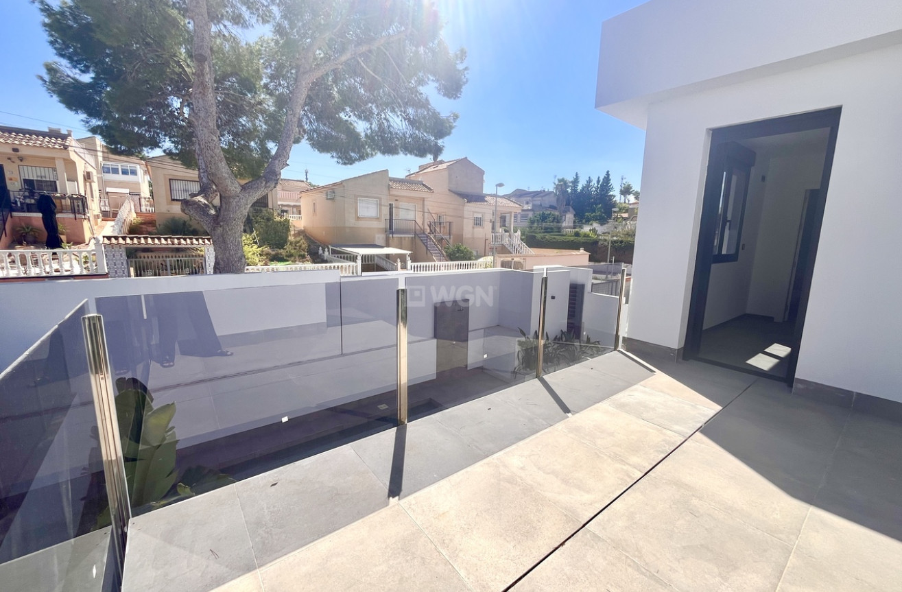 Odsprzedaż - Villa - Los Balcones - Costa Blanca