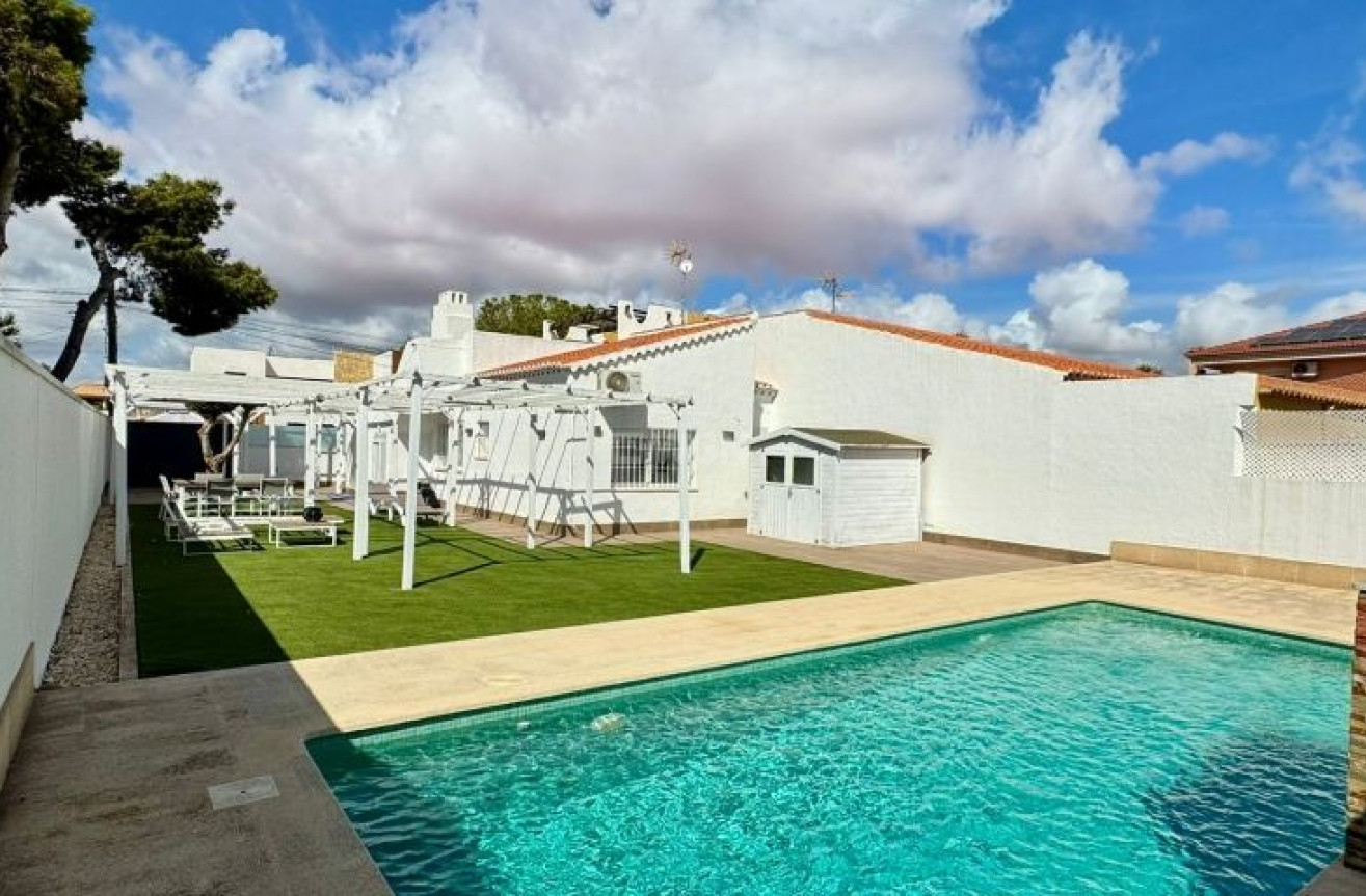 Odsprzedaż - Villa - Torrevieja - Costa Blanca