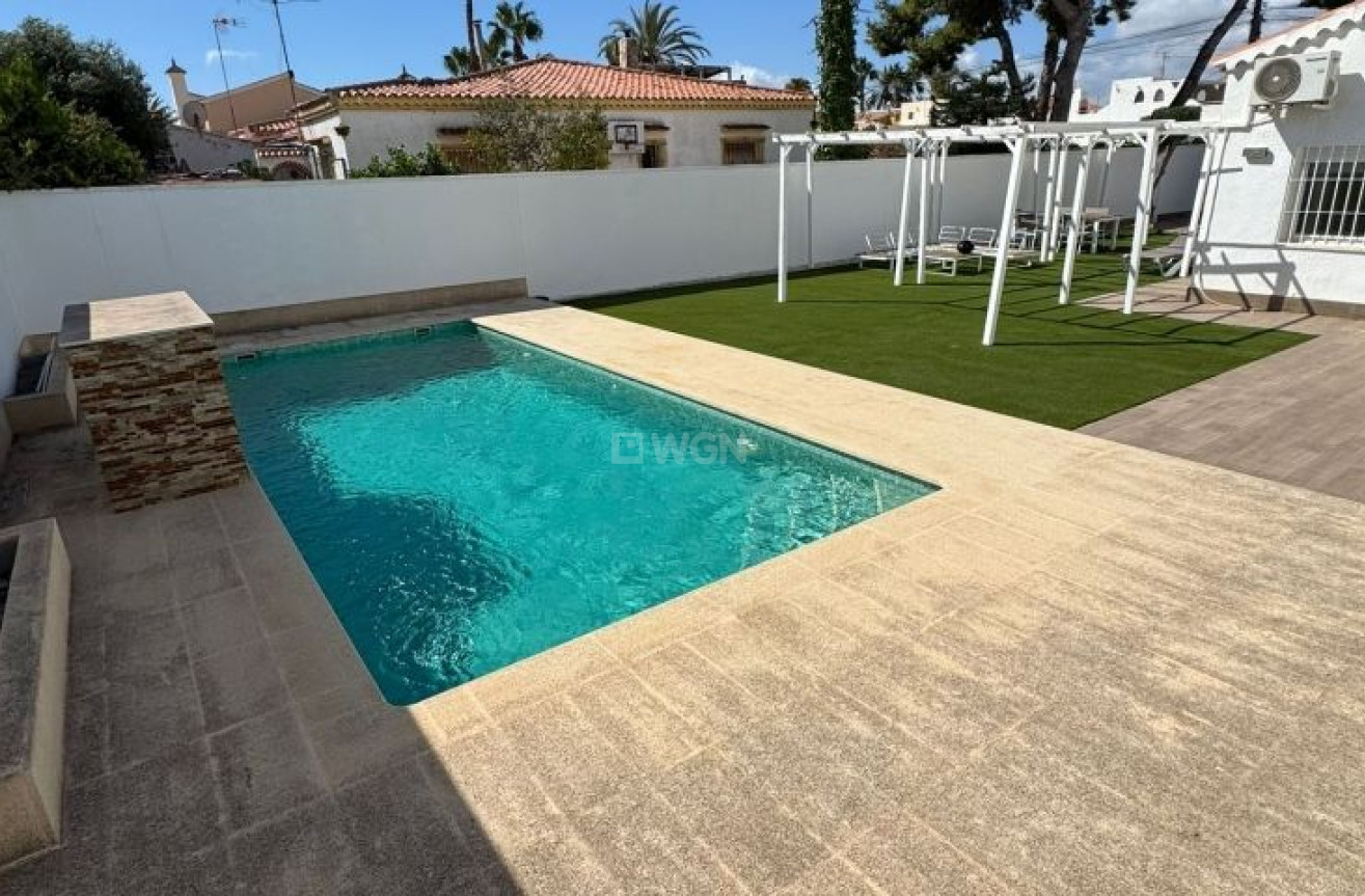 Odsprzedaż - Villa - Torrevieja - Costa Blanca