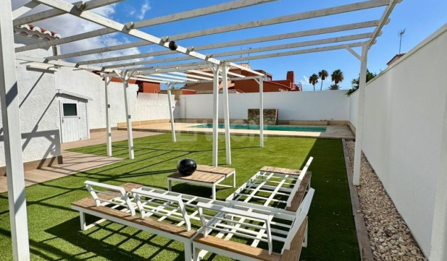 Odsprzedaż - Villa - Torrevieja - Costa Blanca