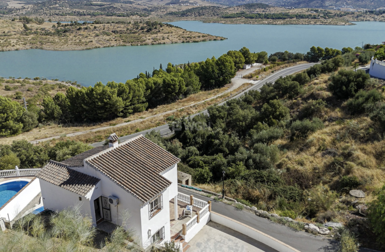 Odsprzedaż - Villa - Vinuela - Inland