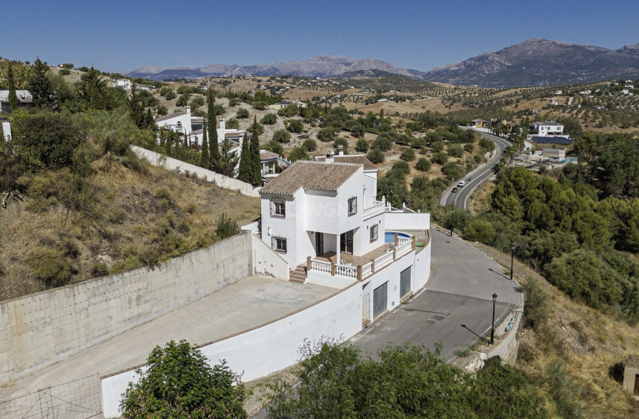 Odsprzedaż - Villa - Vinuela - Inland