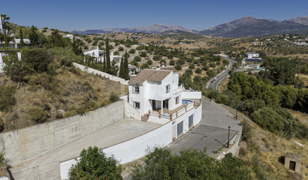 Odsprzedaż - Villa - Vinuela - Inland