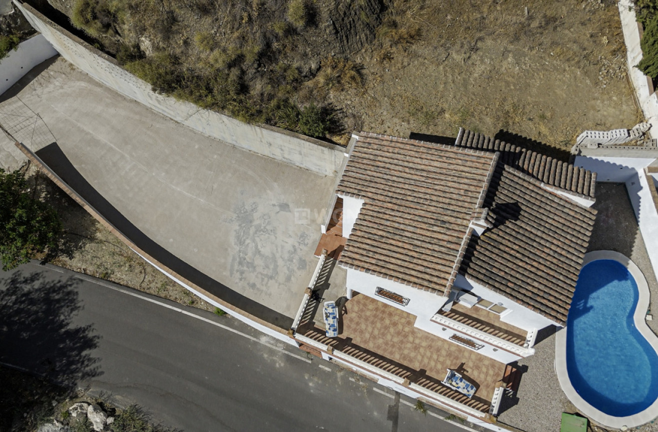 Odsprzedaż - Villa - Vinuela - Inland