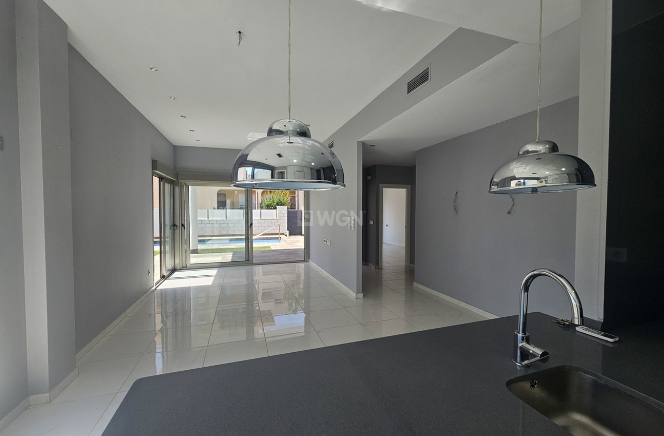 Odsprzedaż - Villa - Villamartin - Costa Blanca