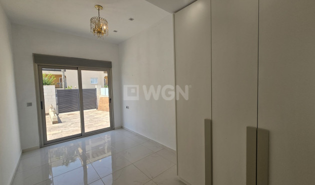 Odsprzedaż - Villa - Villamartin - Costa Blanca