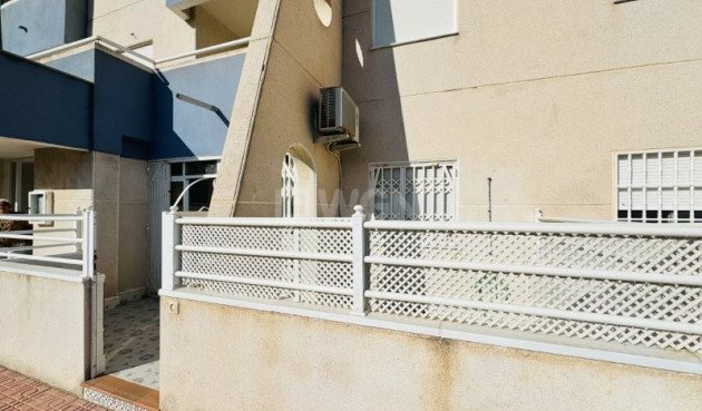 Resale - Apartment / flat - La Mata - Costa Blanca