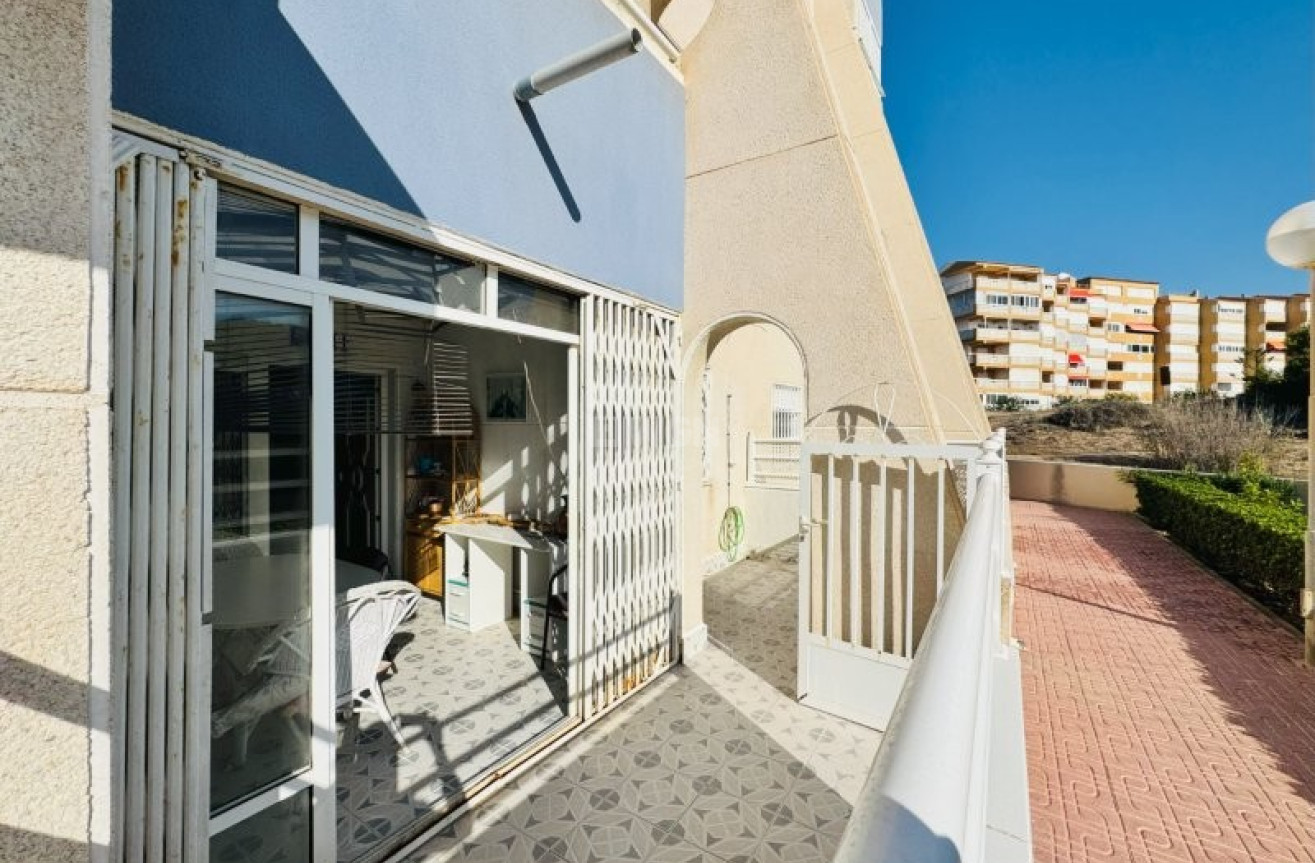 Resale - Apartment / flat - La Mata - Costa Blanca
