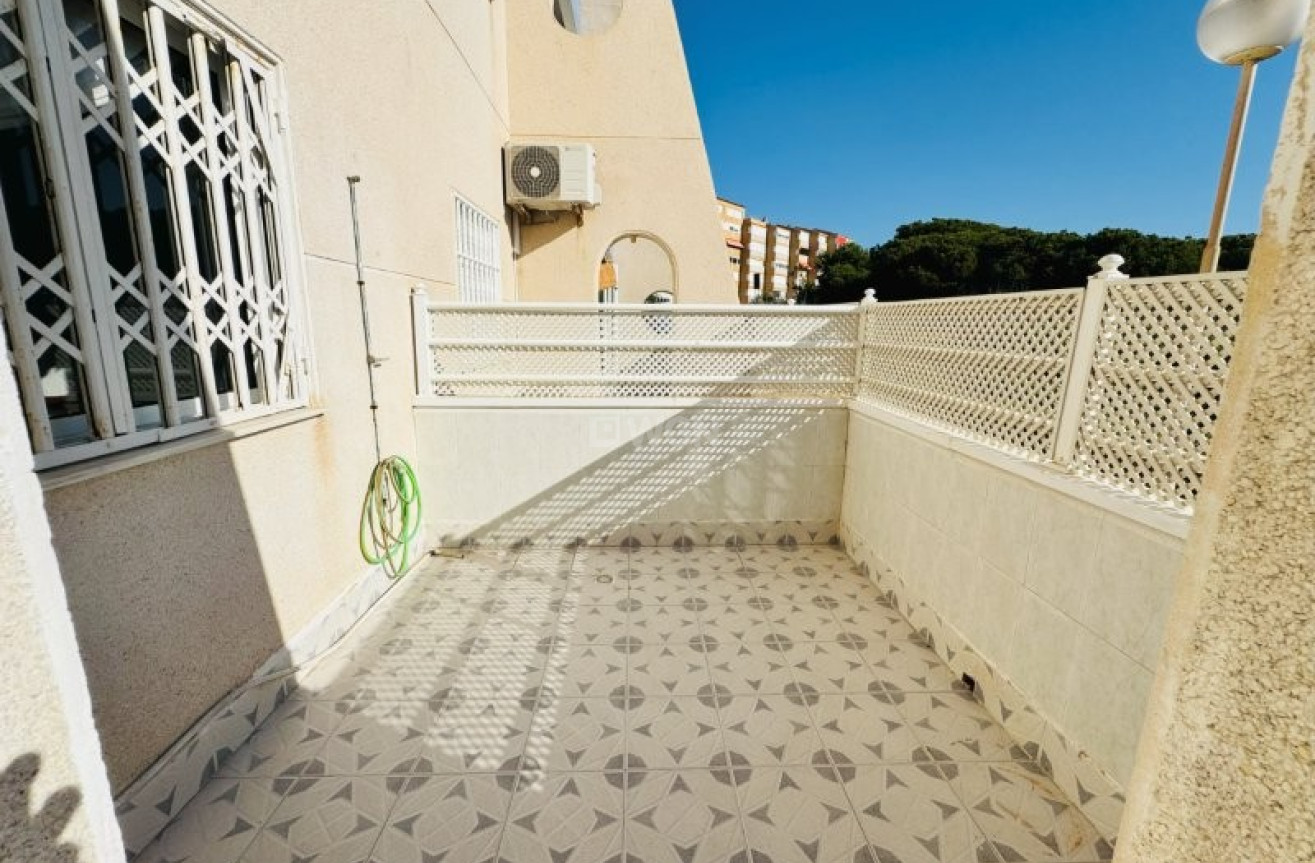 Resale - Apartment / flat - La Mata - Costa Blanca