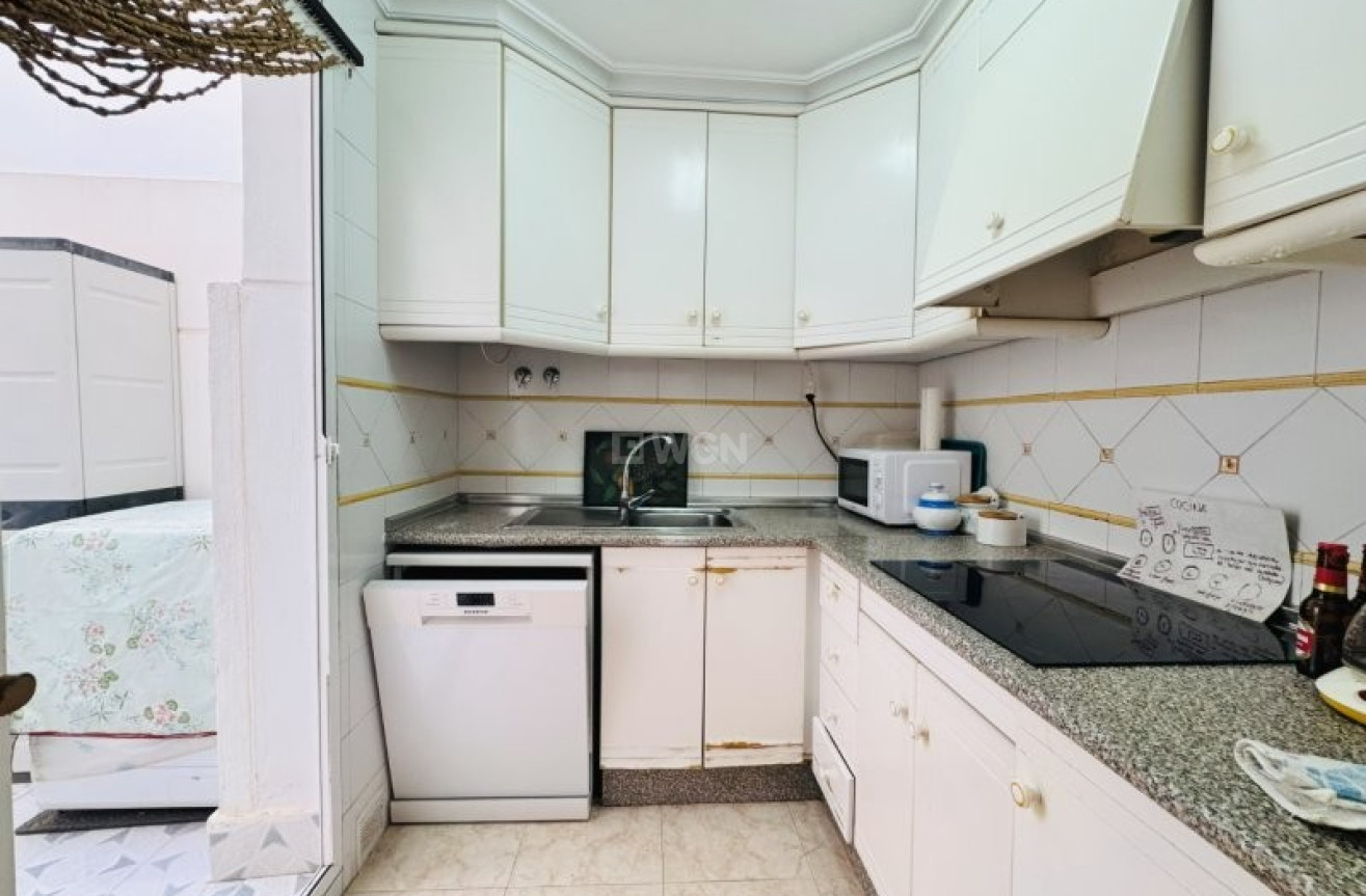 Resale - Apartment / flat - La Mata - Costa Blanca