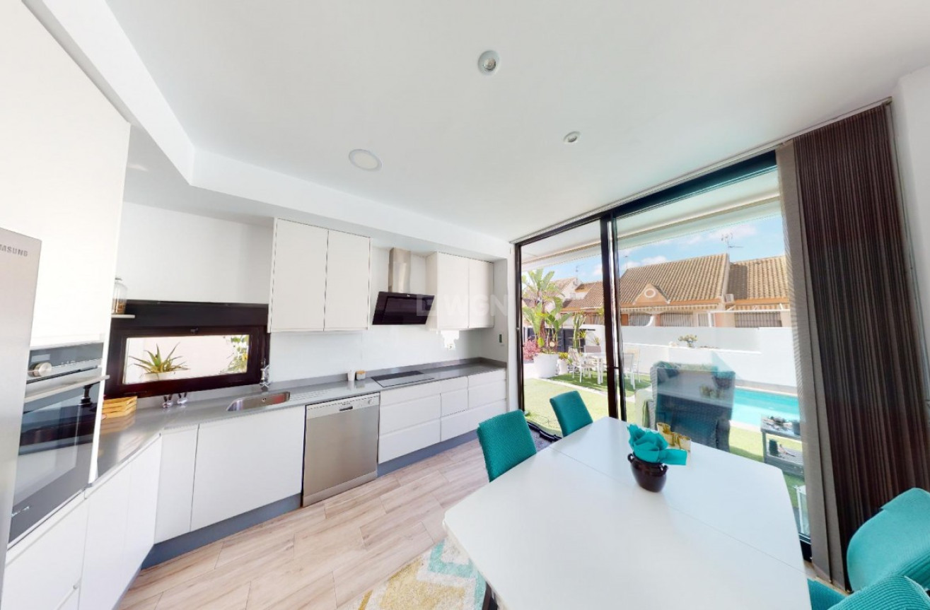 Odsprzedaż - Villa - Los Alcázares - Costa Calida