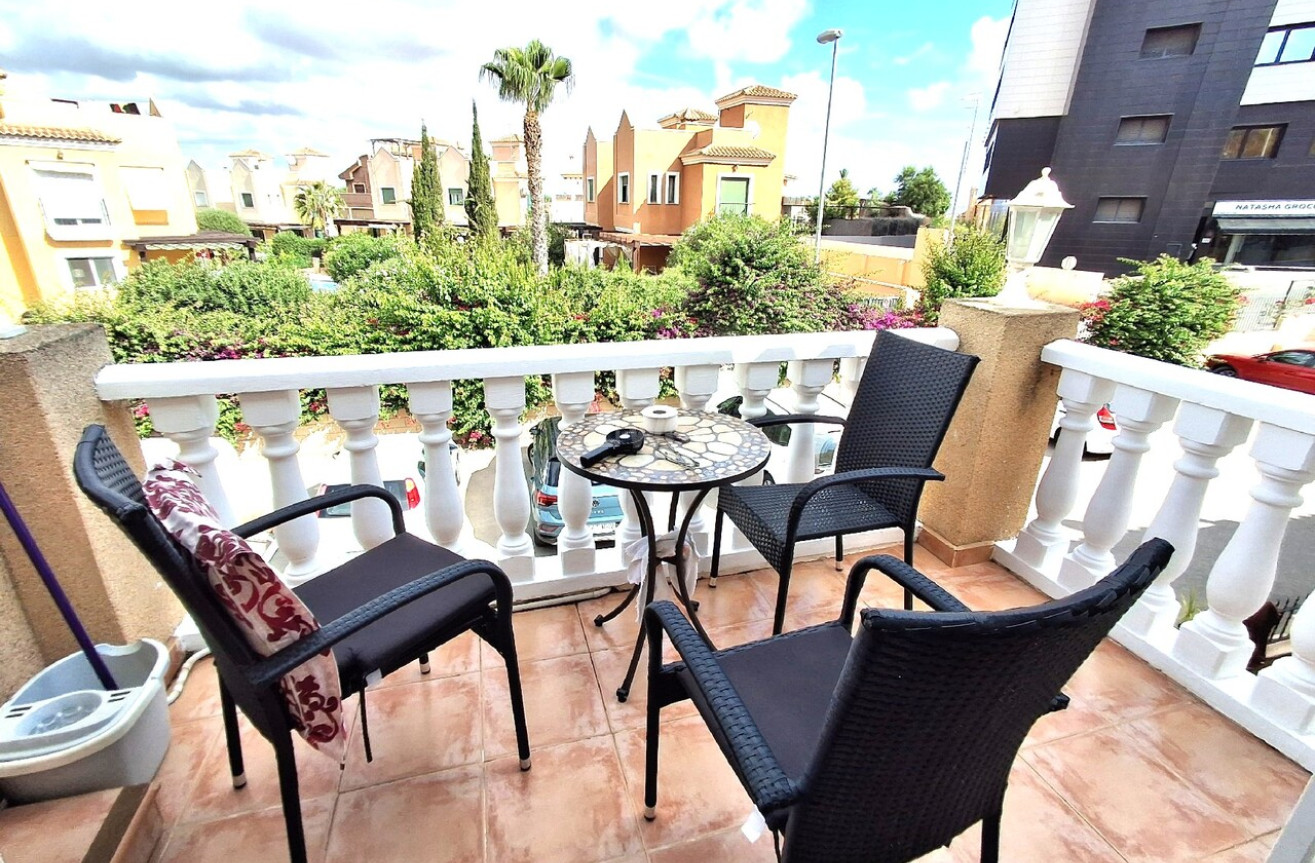 Odsprzedaż - Mieszkanie w bloku - Los Balcones - Costa Blanca