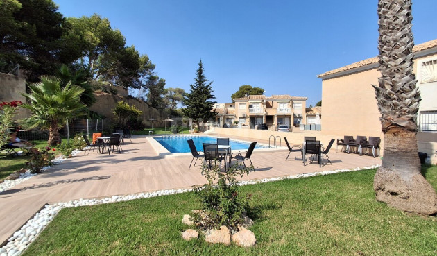 Odsprzedaż - Mieszkanie w bloku - Los Balcones - Costa Blanca