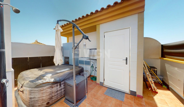 Odsprzedaż - Kamienica - Roda - Inland