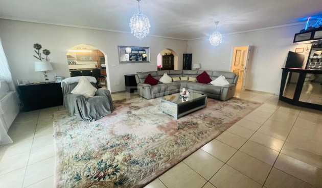 Odsprzedaż - Villa - Gea Y Truyols - Inland