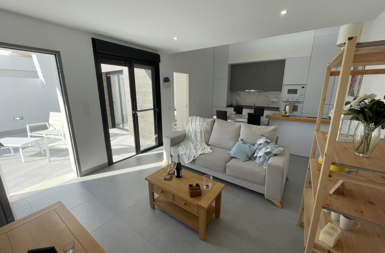 Odsprzedaż - Villa - Roldan