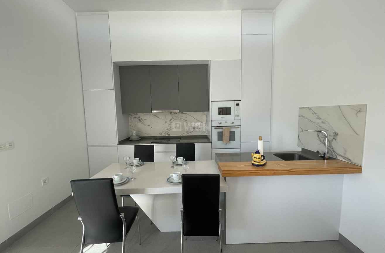 Odsprzedaż - Villa - Roldan