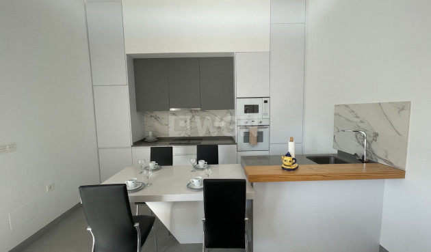 Odsprzedaż - Villa - Roldan