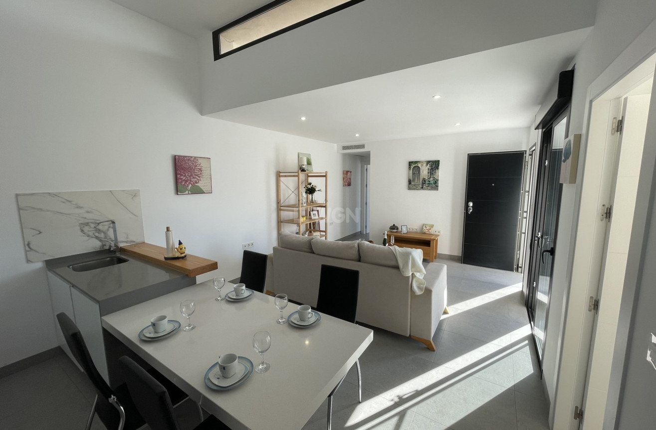 Odsprzedaż - Villa - Roldan