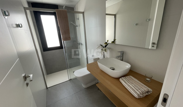 Odsprzedaż - Villa - Roldan