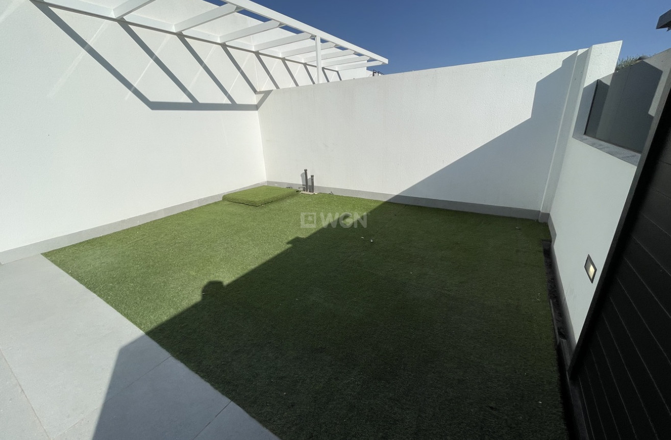 Odsprzedaż - Villa - Roldan