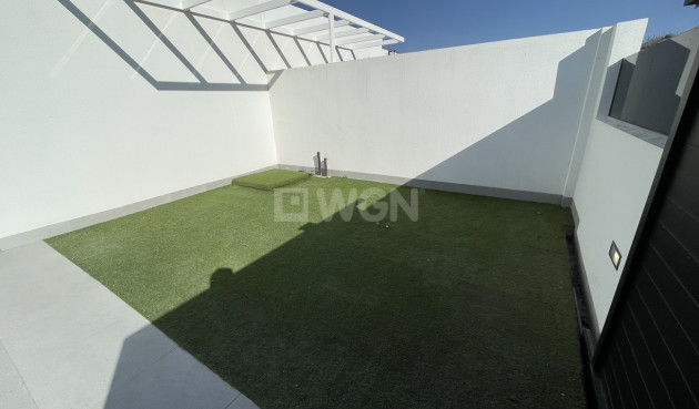 Odsprzedaż - Villa - Roldan