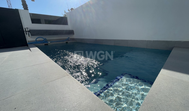 Odsprzedaż - Villa - Roldan