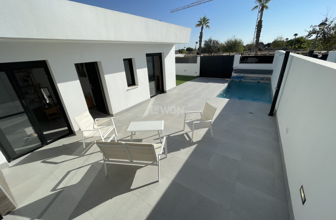 Odsprzedaż - Villa - Roldan