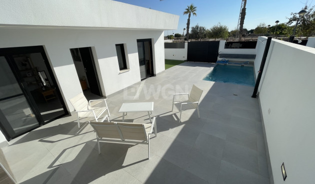 Odsprzedaż - Villa - Roldan