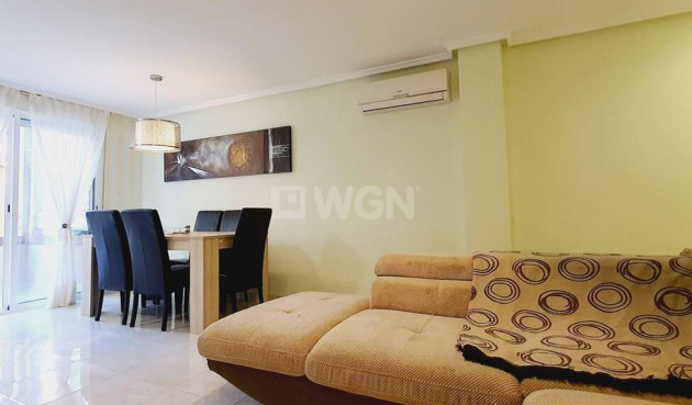 Odsprzedaż - Mieszkanie w bloku - Torrevieja - Centro