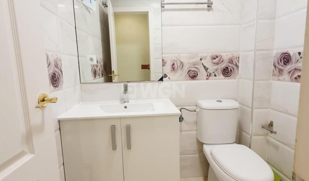 Odsprzedaż - Mieszkanie w bloku - Torrevieja - Centro