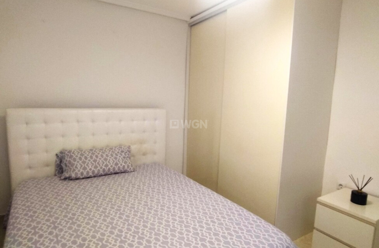 Odsprzedaż - Mieszkanie w bloku - Torrevieja - Centro