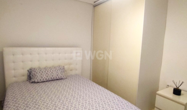 Odsprzedaż - Mieszkanie w bloku - Torrevieja - Centro