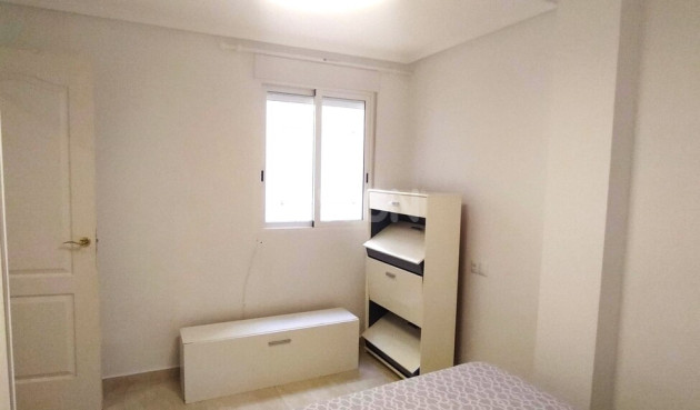 Odsprzedaż - Mieszkanie w bloku - Torrevieja - Centro