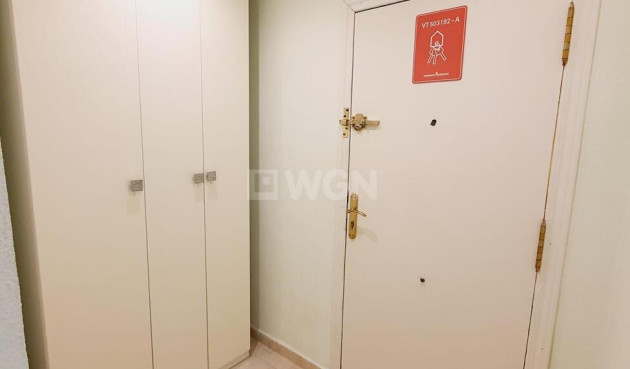 Odsprzedaż - Mieszkanie w bloku - Torrevieja - Centro