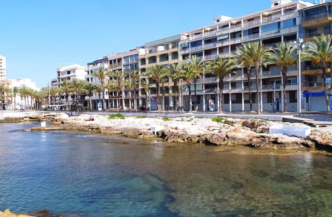 Odsprzedaż - Mieszkanie w bloku - Torrevieja - Centro