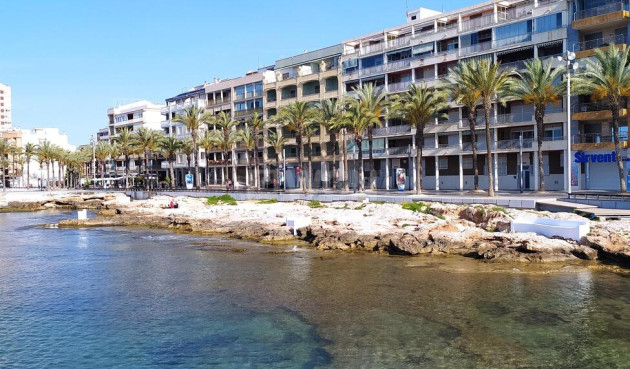 Odsprzedaż - Mieszkanie w bloku - Torrevieja - Centro