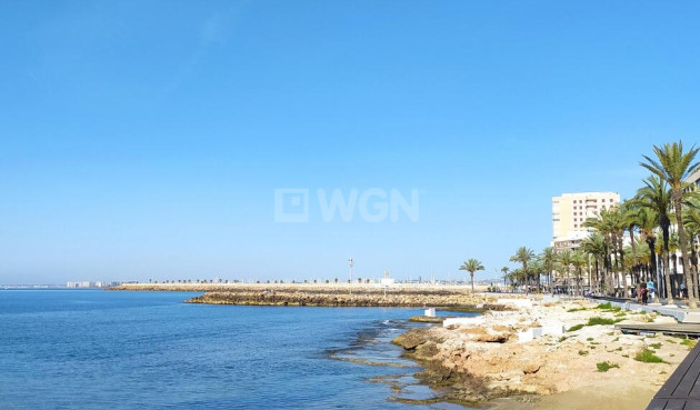 Odsprzedaż - Mieszkanie w bloku - Torrevieja - Centro