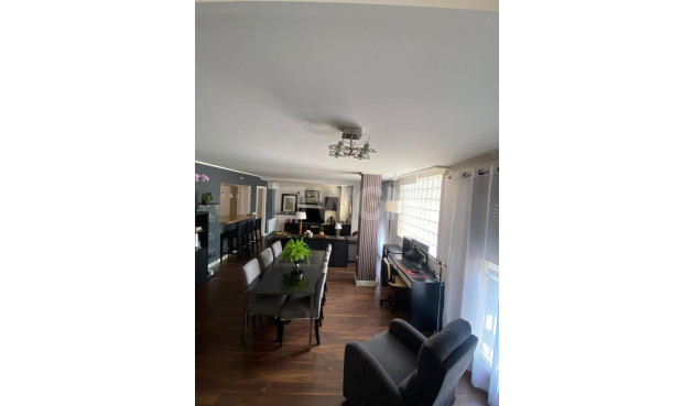 Odsprzedaż - Villa - Torrevieja - Centro - Muelle Pesquero