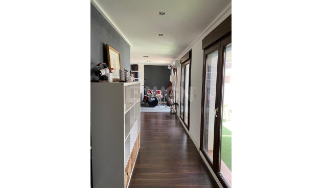 Odsprzedaż - Villa - Torrevieja - Centro - Muelle Pesquero