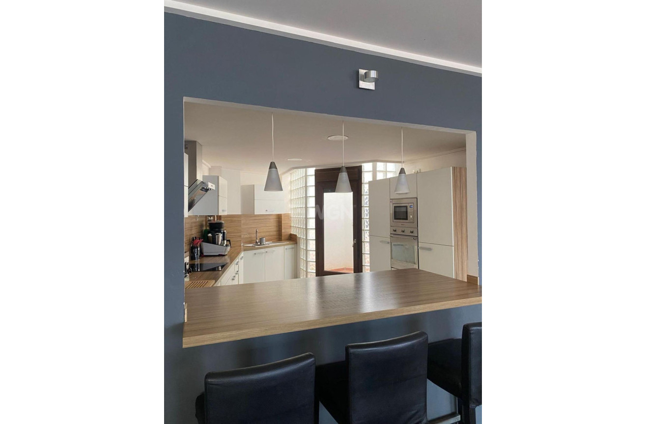 Odsprzedaż - Villa - Torrevieja - Centro - Muelle Pesquero