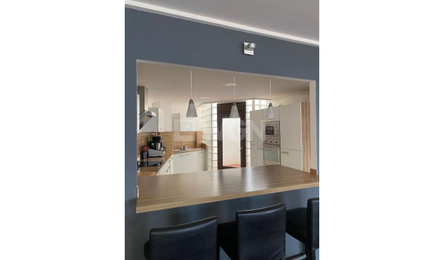 Odsprzedaż - Villa - Torrevieja - Centro - Muelle Pesquero